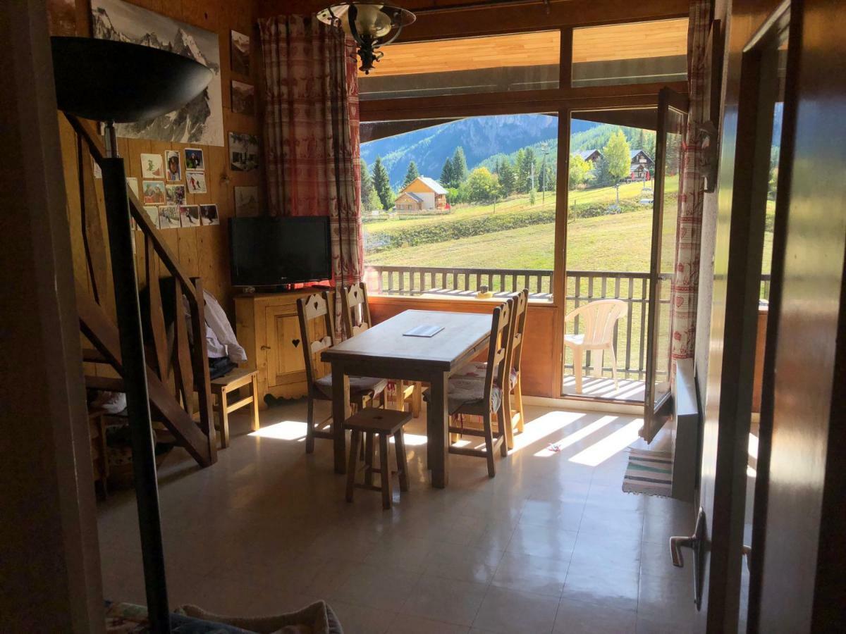 Au Pied Des Pistes